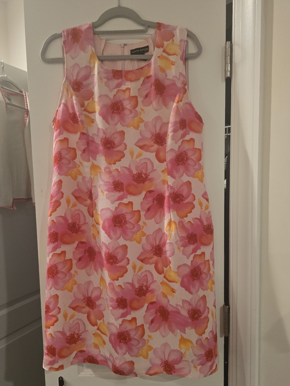 Valerie Dresses Petite Women's Silk Floral Shift Dress Size 14P Pink Sleeveless
